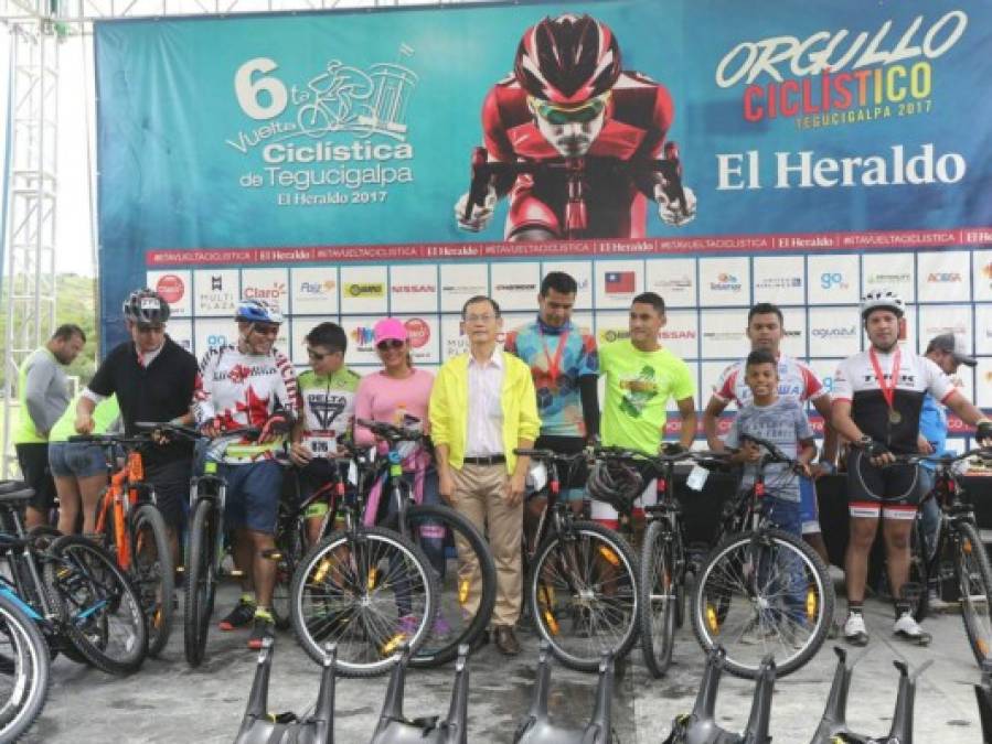 El color, ganadores, fuerzas vivas y curiosidades de la Sexta Vuelta Ciclística
