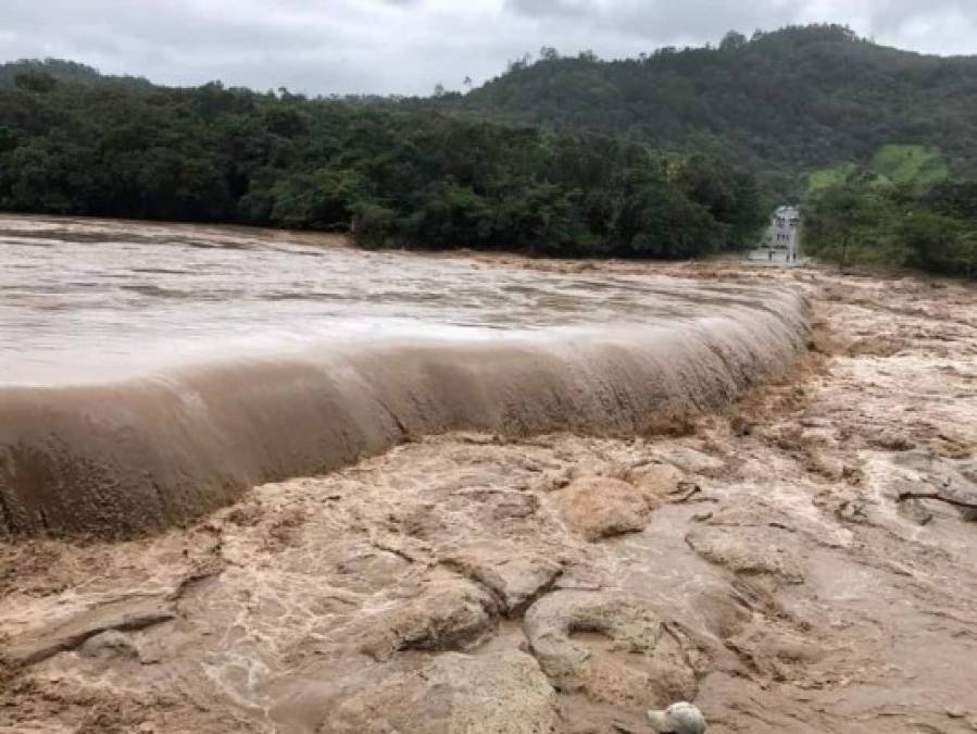 Impactantes imágenes del colapso del río Higuito que conecta Lempira y Copán (FOTOS)