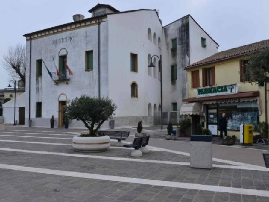 Tiendas vacías, cuarentena y alerta máxima en Italia por coronavirus