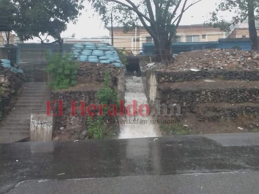 Fotos: Lluvias bañan por segundo día consecutivo la capital de Honduras