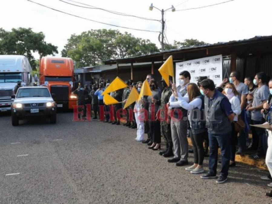 Así fue el banderillazo que dio inicio a distribución de maletas electorales (FOTOS)