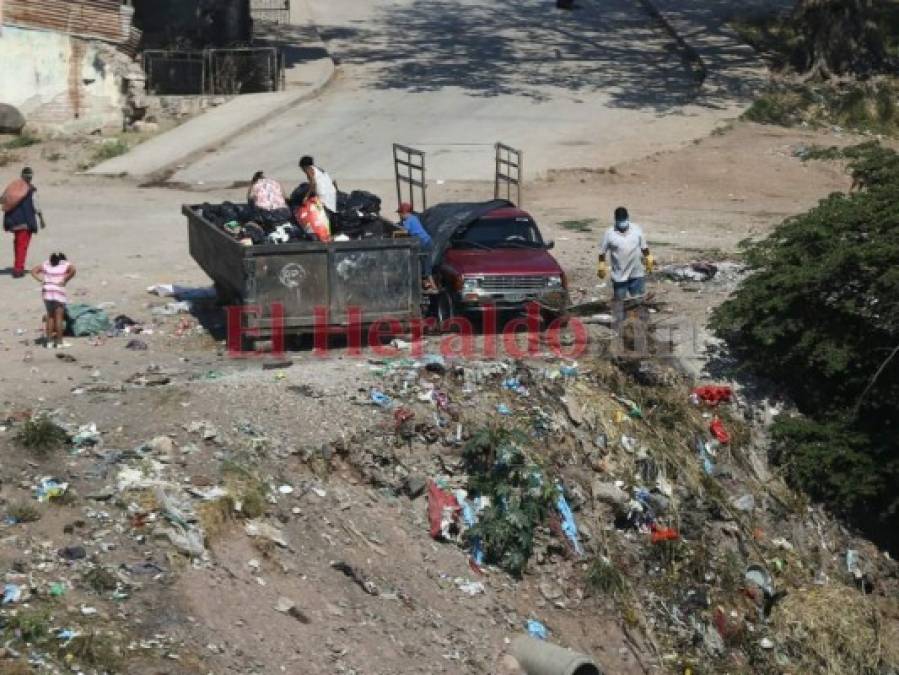 FOTOS: Mercados desbordados mientras capitalinos se exponen al Covid-19