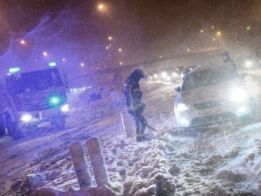 Limpieza en las calles de Madrid tras la nevada Filomena (FOTOS)  