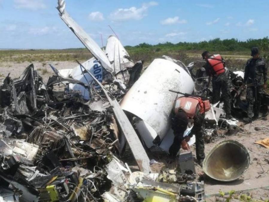 Fotos: Los hallazgos tras el accidente de avioneta incinerada en playa de Tela