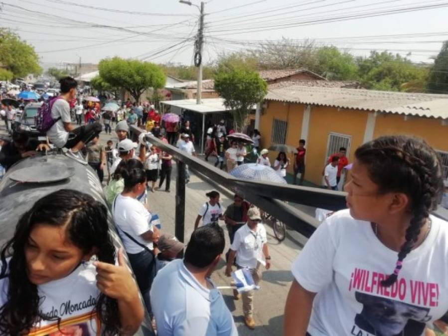 Fotos: Enfrentamiento tras sepelio de menor que murió en una protesta en Choluteca