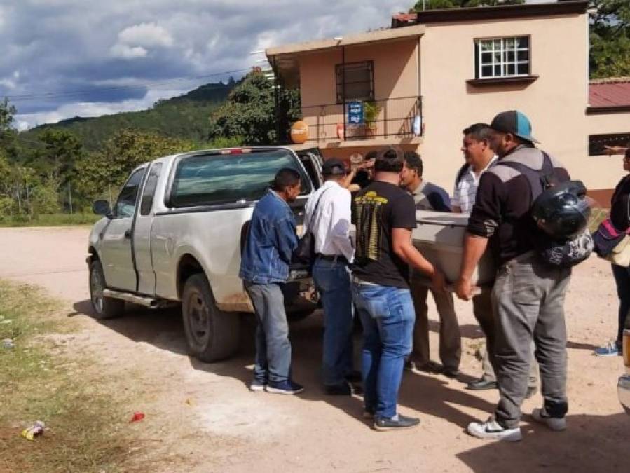 FOTOS: Dolor y resignación en sepelio de pareja atropellada en el anillo periférico