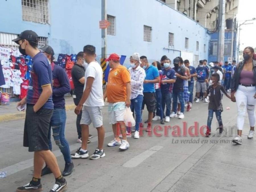 Belleza presente, aglomeraciones y llenazo, así se vivió el clásico entre Motagua y Olimpia