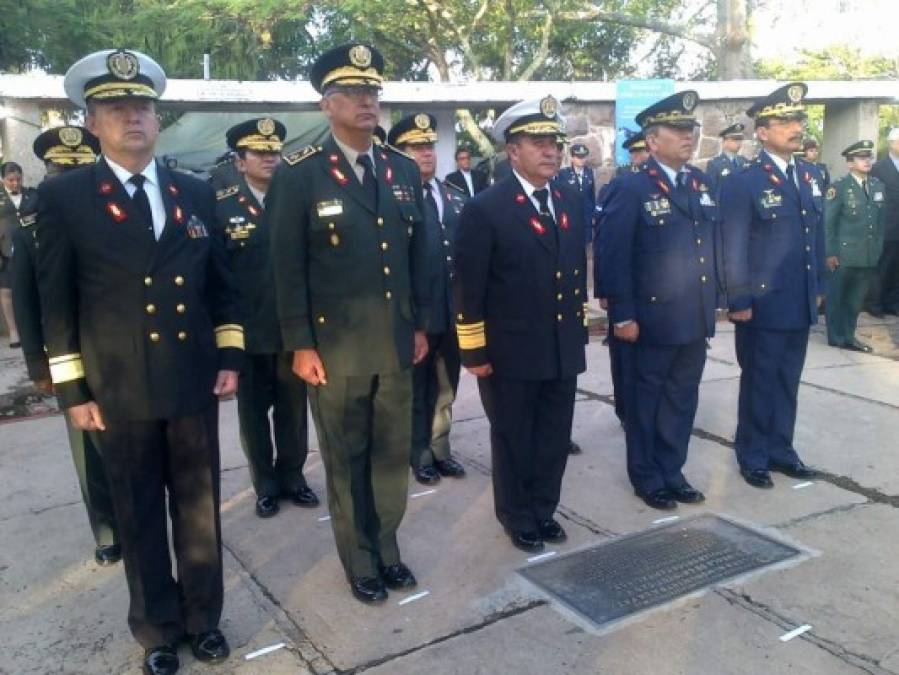 Autoridades hondureñas encabezan actos en honor al Día de la Bandera
