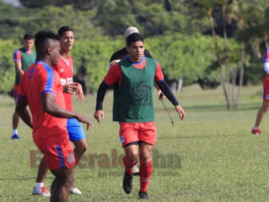 FOTOS: Con toda su artillería, así entrenó el Olimpia de Troglio este martes