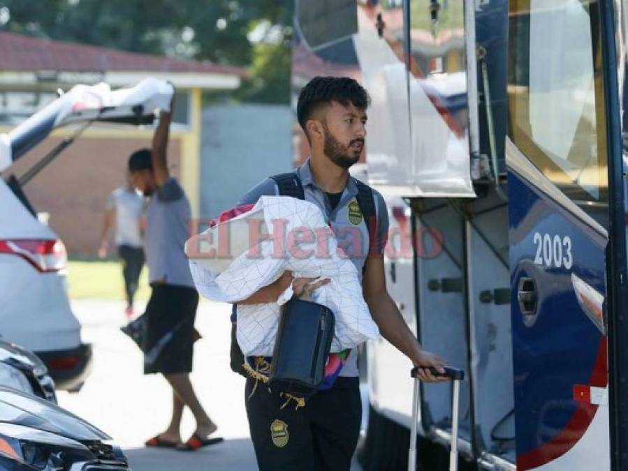 Con almohada en mano y el sueño de llegar a la Final, así viajó el Real España