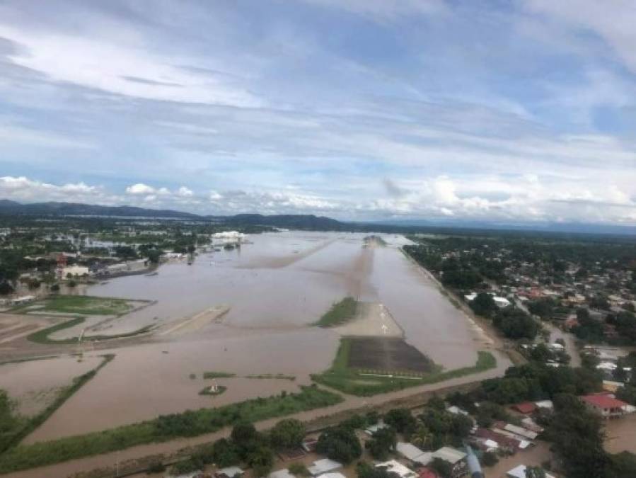 Así quedó el aeropuerto Ramón Villeda Morales tras las inundaciones por Eta (Fotos)