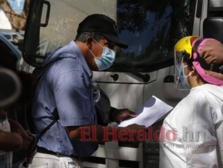 Salud realiza brigadas médicas contra el covid-19 en el Parque Central de Tegucigalpa