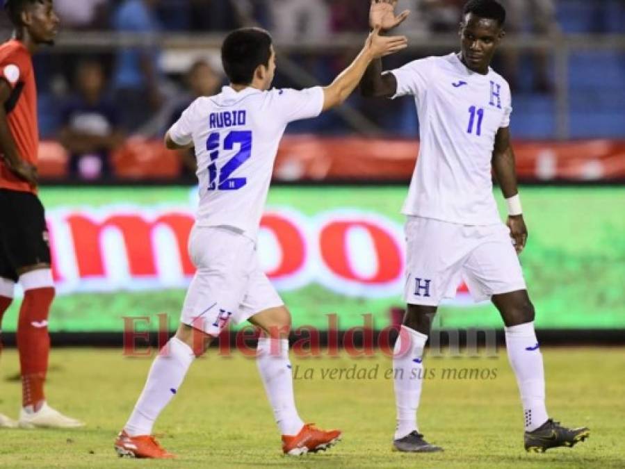 FOTOS: Así celebró Jonathan Rubio el primer gol ante Trinidad y Tobago