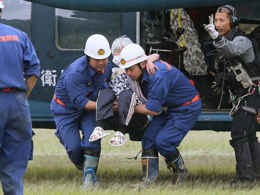 Imágenes impactantes de las labores de rescate por inundaciones en Japón