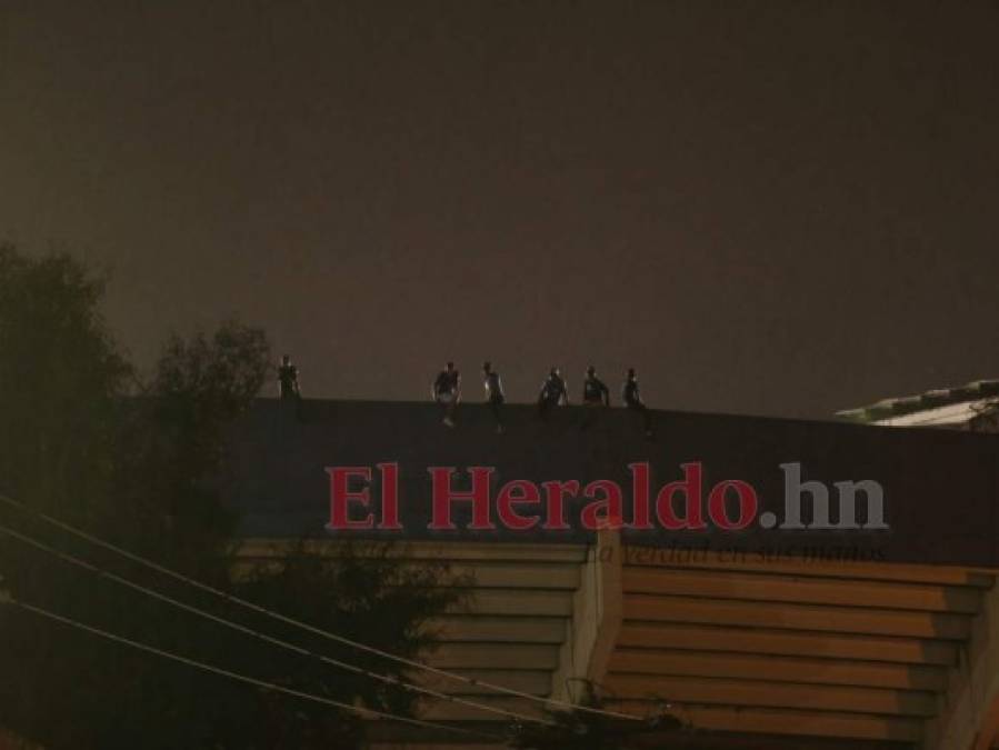 FOTOS: Lo que no se vio de los enfrentamientos en el Estadio Nacional