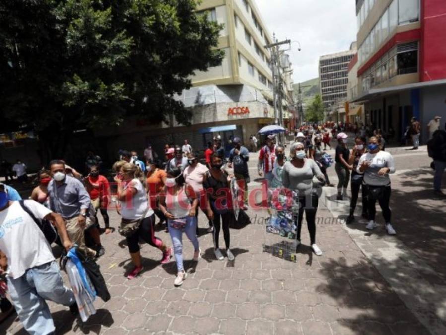 FOTOS: Vendedores ambulantes protestan en el centro de la capital