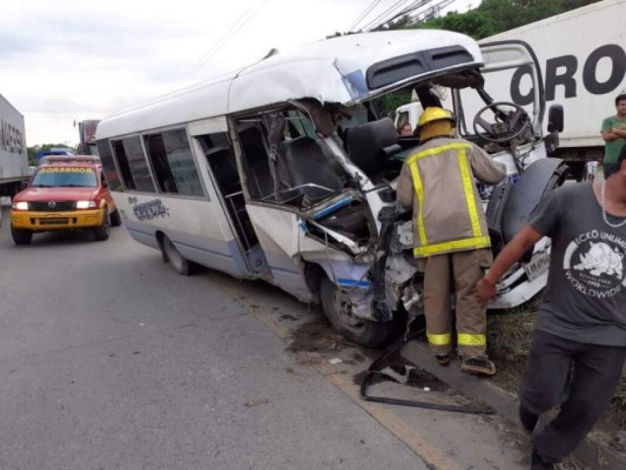 Primeras imágenes del brutal accidente de bus tras asalto en Choloma  