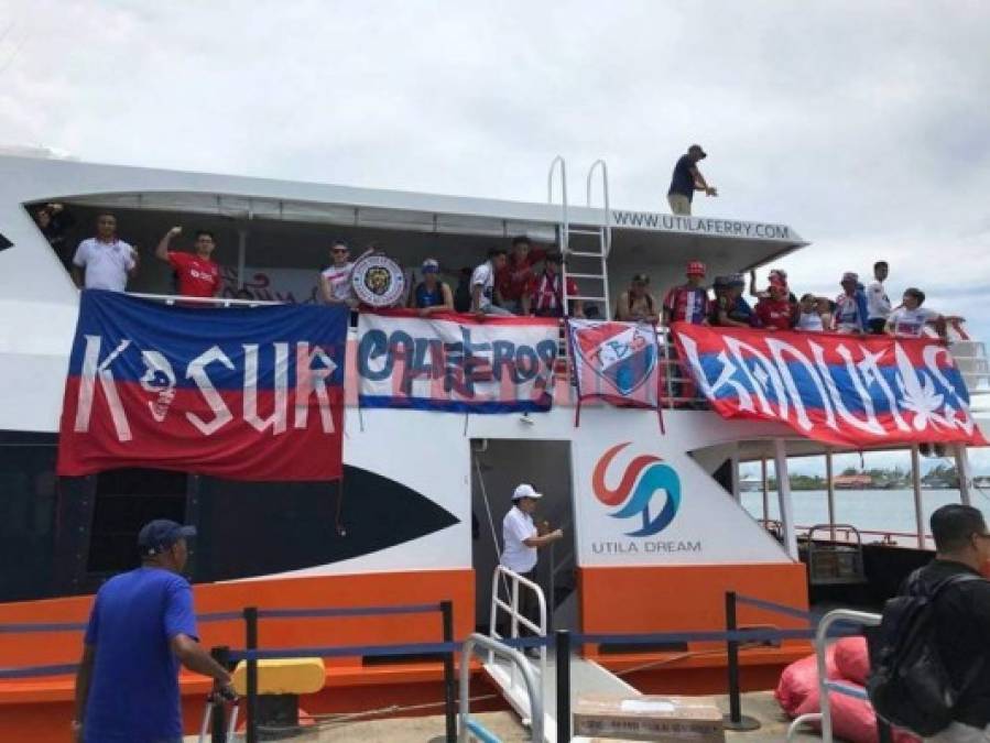 Así llegaron los aficionados de Olimpia a Roatán para presenciar el partido de octavos