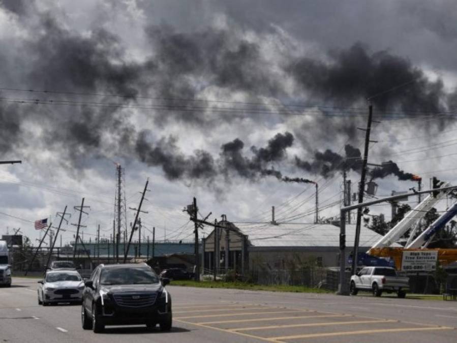 Árboles caídos, techos destruidos, más de un millón sin electricidad: Luisiana evalúa los destrozos de Ida