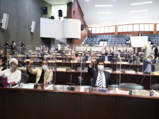 Con reconocimientos, aprobación de reformas y contratos se despidió el actual Congreso Nacional (Fotos)