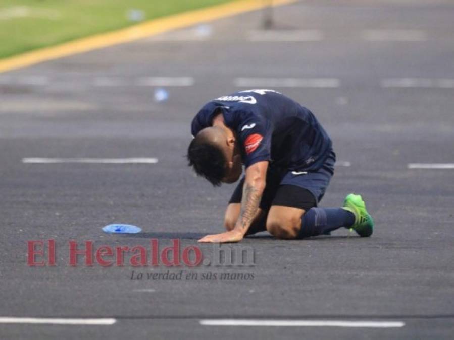 Lo que se alcanzó a ver: Un Bodden furioso agrede a Galvaliz y casi se va a los golpes con los aficionados