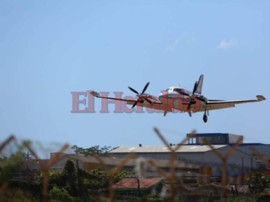 FOTOS: Así fue el aterrizaje de emergencia de una avioneta en el aeropuerto Toncontín