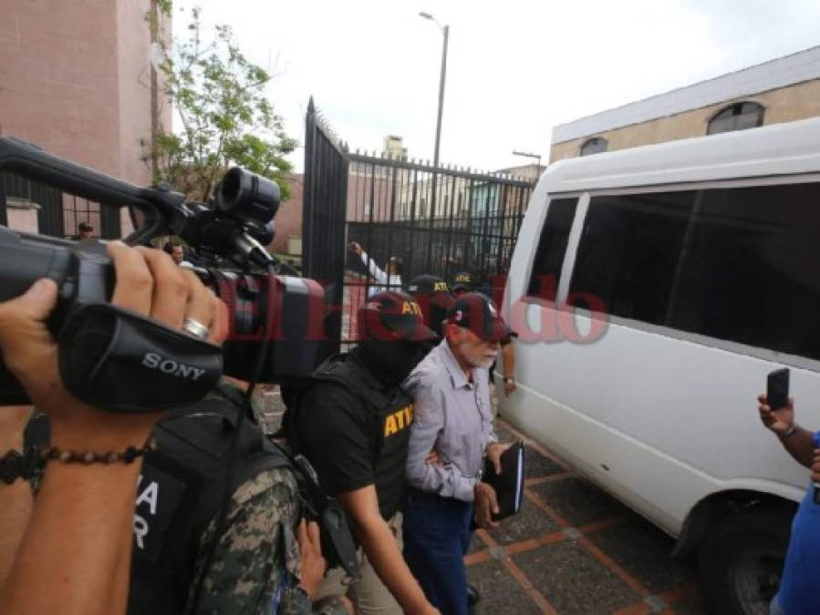 FOTOS: Así fue el traslado de los diez implicados en el desfalco al IHSS hacia los Juzgados Anticorrupción