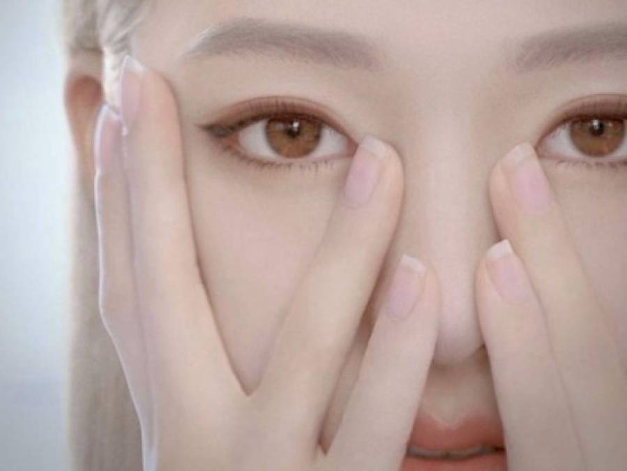 Ella es Ayayi, la bella influencer virtual que parece un humano real en China