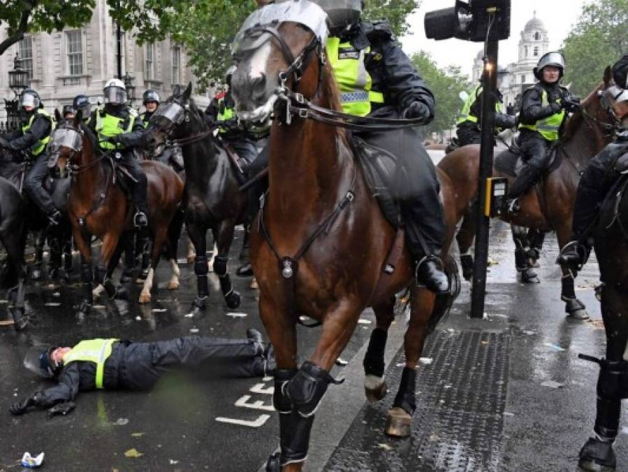 FOTOS: Brutalidad policial caldea ánimos y aviva protestas en EEUU