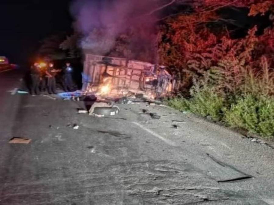 FOTOS: Así fue el fatal accidente que dejó tres hondureños muertos y 23 heridos en México