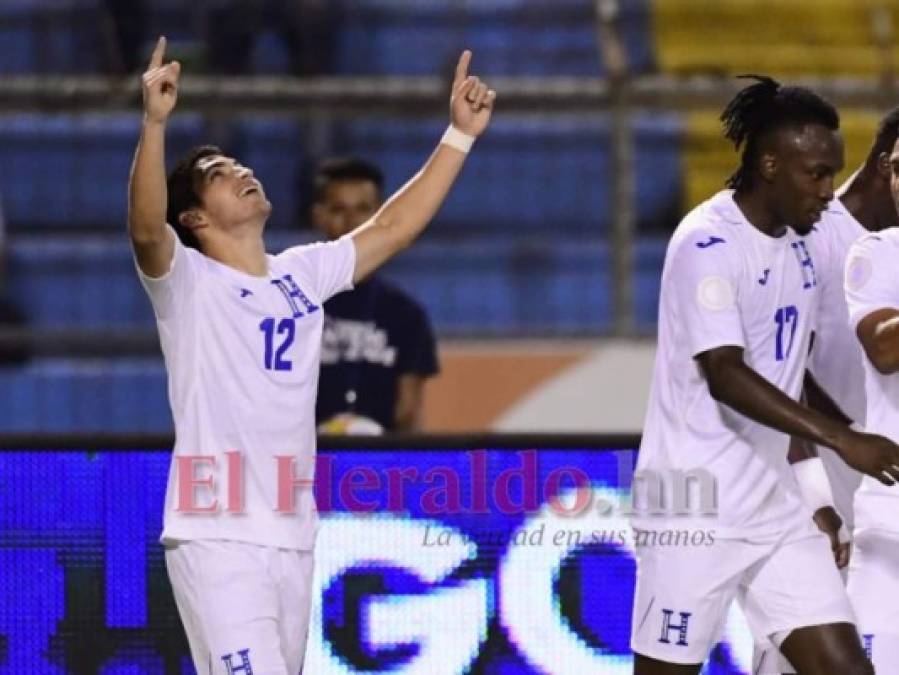 FOTOS: Así celebró Jonathan Rubio el primer gol ante Trinidad y Tobago