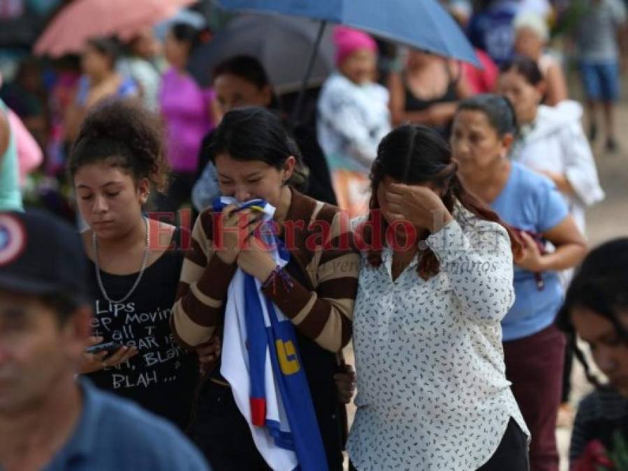 FOTOS: Doloroso último adiós a estudiante secuestrado y hallado muerto en la capital