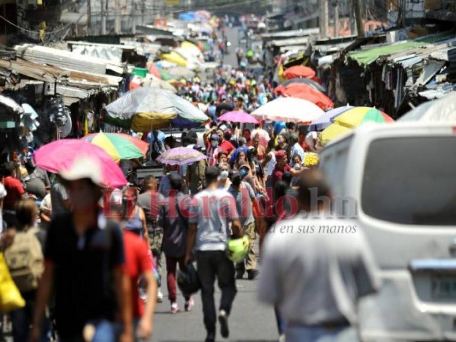 FOTOS: Piscinas y víveres, las compras de capitalinos en Semana Santa