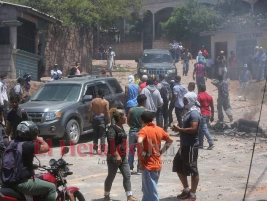 Las protestas en El Chimbo: Quemas, niños gaseados y calles bloquedas