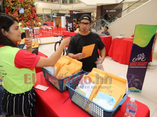 VIII Vuelta Ciclística EL HERALDO: Así fue la última entrega de kits