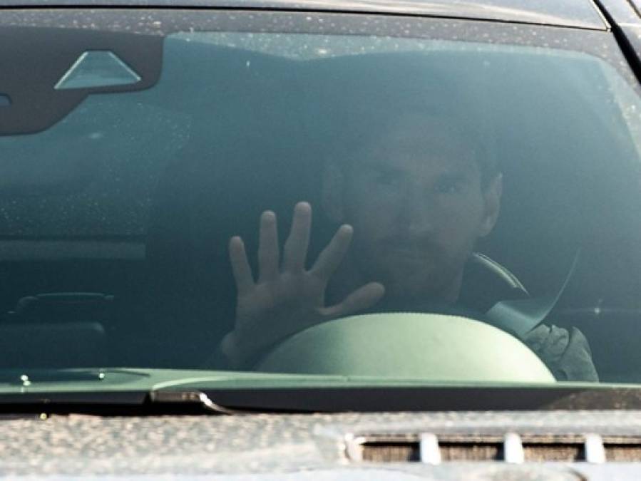 FOTOS: Así fue la llegada de Messi a los entrenamientos del Barça