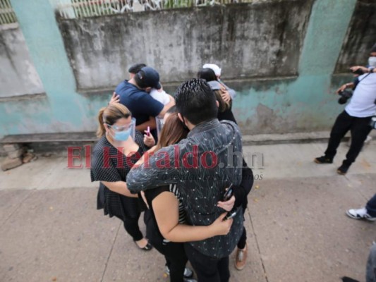 Amargo sábado por muerte del periodista David Romero, seres queridos lo lloran (FOTOS)