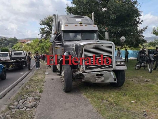 Las fuertes imágenes que dejó el accidente de tránsito en el bulevar FFAA de Honduras