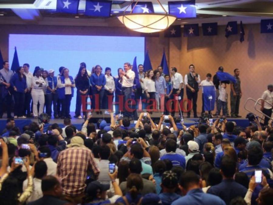 FOTOS: Juan Orlando Hernández celebró su victoria como presidente Honduras