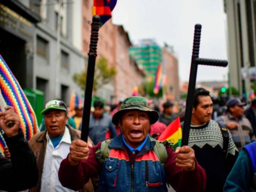 Bolivia sumida en protestas tras renuncia de Evo y autoproclamación de Añez