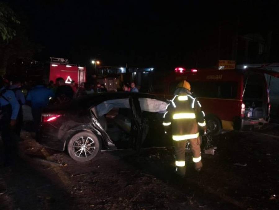 Destrucción, escombros y luto: imágenes del trágico accidente en Choloma