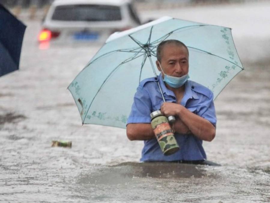 Impactantes imágenes de las inundaciones que dejan 25 muertos en China