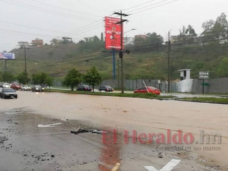 FOTOS: Los estragos que causó el fuerte aguacero este martes en la capital