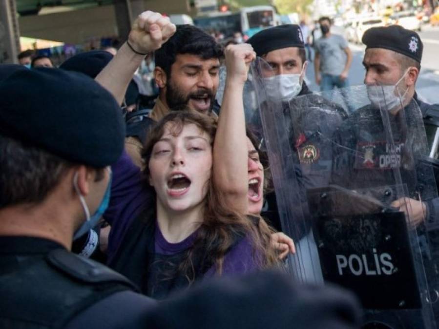 Con protestas y detenidos, así celebró el mundo el Día del Trabajador (FOTOS)