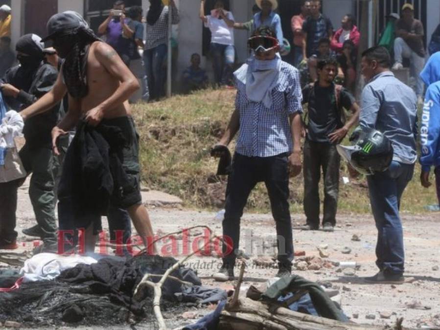 Las protestas en El Chimbo: Quemas, niños gaseados y calles bloquedas