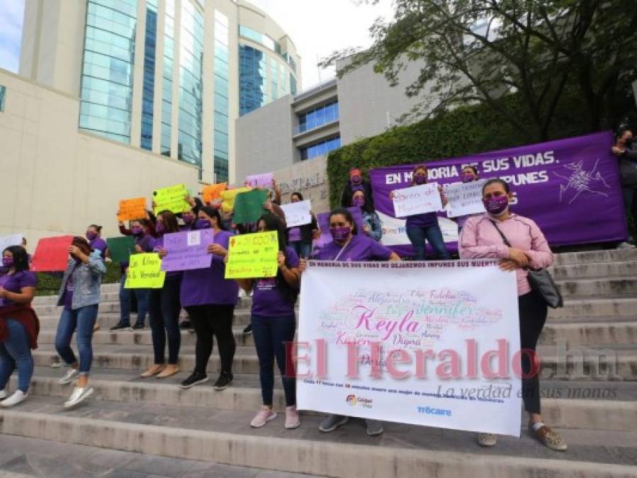 Hondureñas protestas contra la otra pandemia que sufren las mujeres, la violencia (FOTOS)