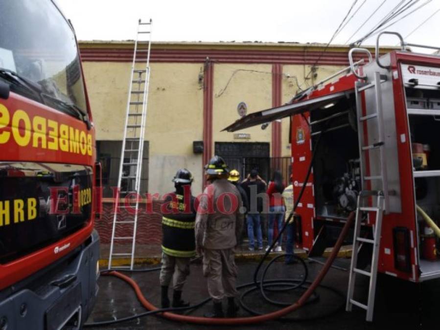 Incendio casi destruye por completo histórico inmueble de la avenida Cervantes (FOTOS)
