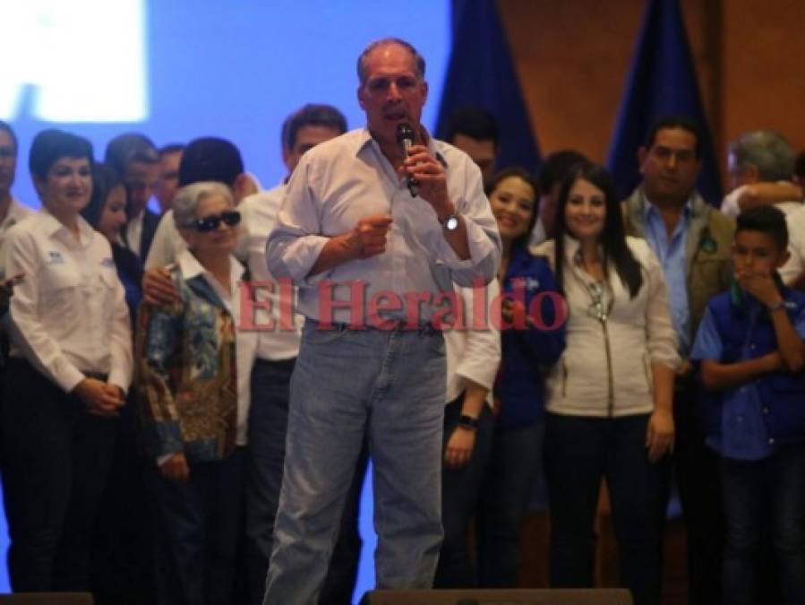 FOTOS: Juan Orlando Hernández celebró su victoria como presidente Honduras