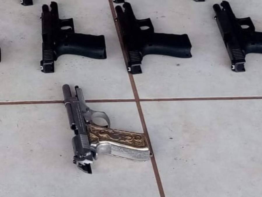 Droga, paquetes de dinero, AK-47 y AR-15: decomisos en Colón (FOTOS)