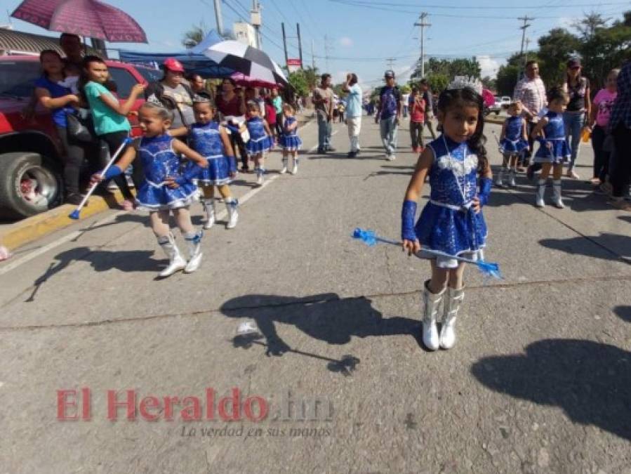 Niños capitalinos inauguran el mes de la Patria con coloridos desfiles